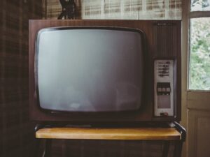 membeli tv bekas