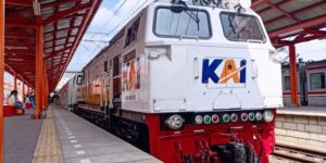 Tiket Kereta api ngabuburit di jalur kereta api KAI