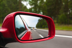 bercak air spion mobil
