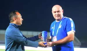 bojan hodak pelatih terbaik