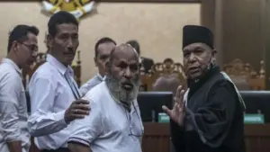 lukas enembe meninggal dunia