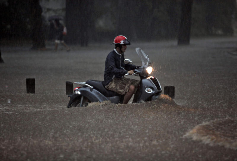 motor listrik musim hujan