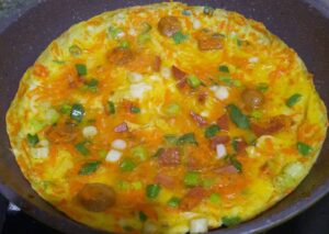 omelet daging asap