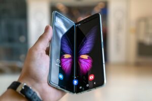 smartphone layar lipat