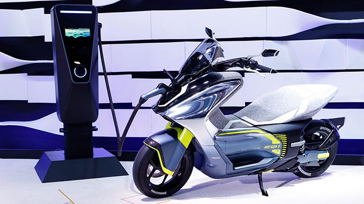 yamaha e01