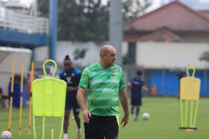 Persib Ditolak Banyak Penyerang Asing