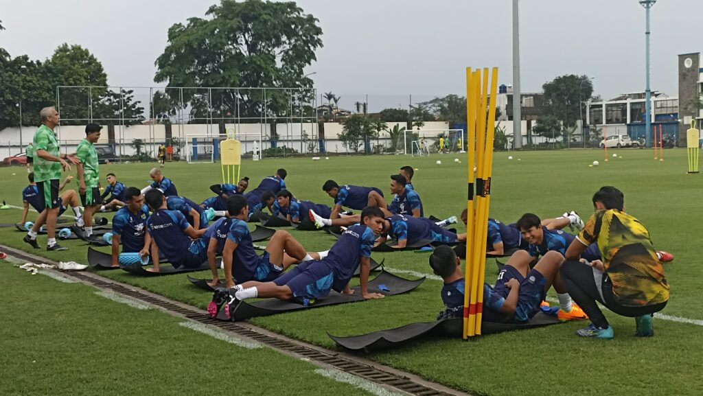 Pemain Persib Latihan