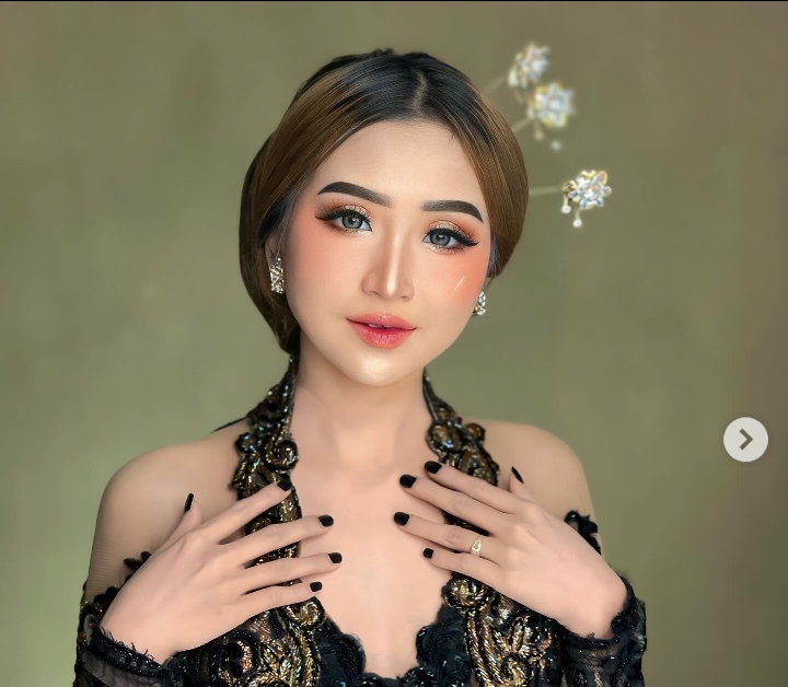 Venny Alberti Bercerai