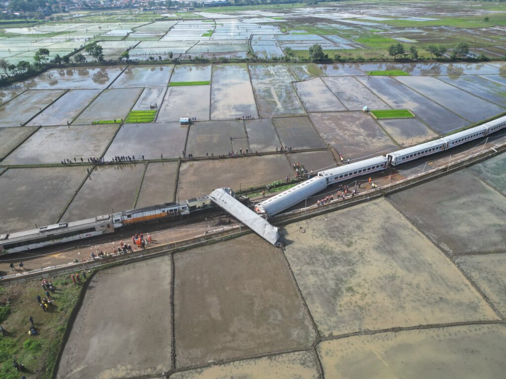 Human Error Diduga Penyebab Tabrakan KA di Bandung