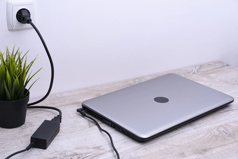 baterai tanam laptop