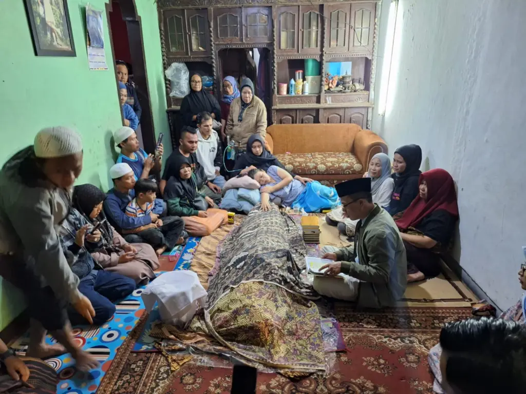 bupati bandung takjiyah tabrakan kereta