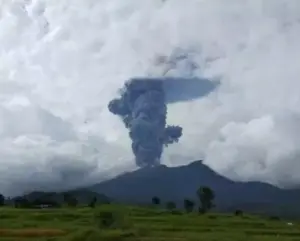 gunung marapi erupsi