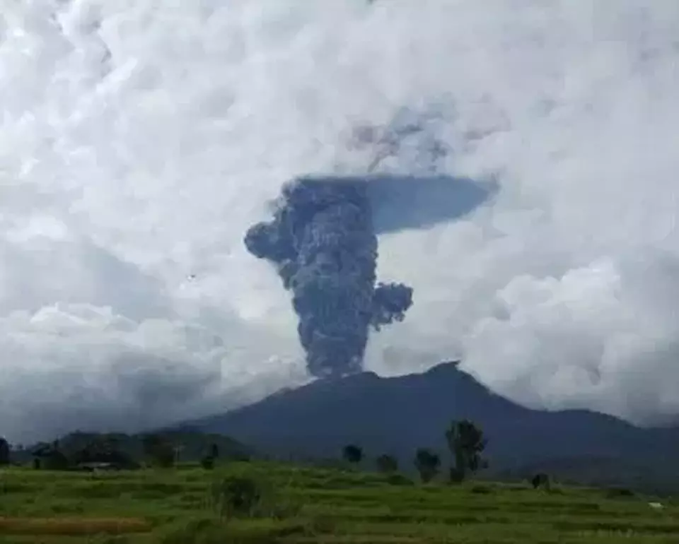 gunung marapi erupsi