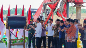 Jokowi Letakkan Batu Pertama Masjid IKN