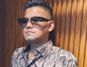 kris tomahu azalan typewriter
