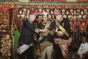 mahfud md gelar adat