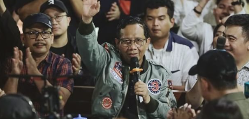 Mahfud MD Mengundarkan Diri
