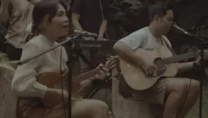 lirik soal kita suara kayu versi live session