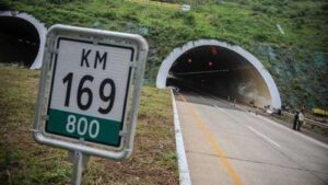 Gempa Sumedang terowongan tol cisumdawu retak