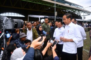 jokowi resmikan tol