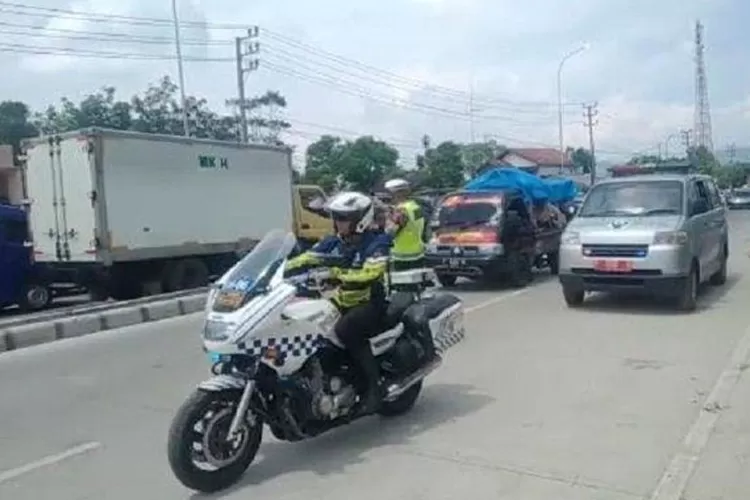 motor kawal ambulan