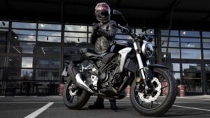 Honda CB250R 2024