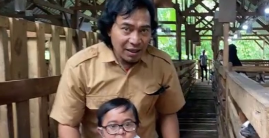 suara komeng