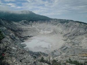 tangkuban perahu