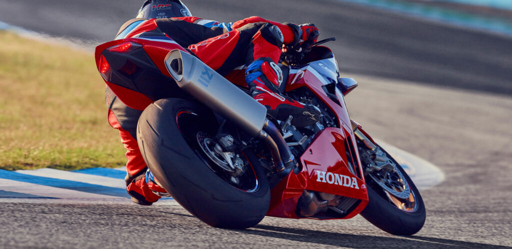 Honda CBR 1000 2024 (2)