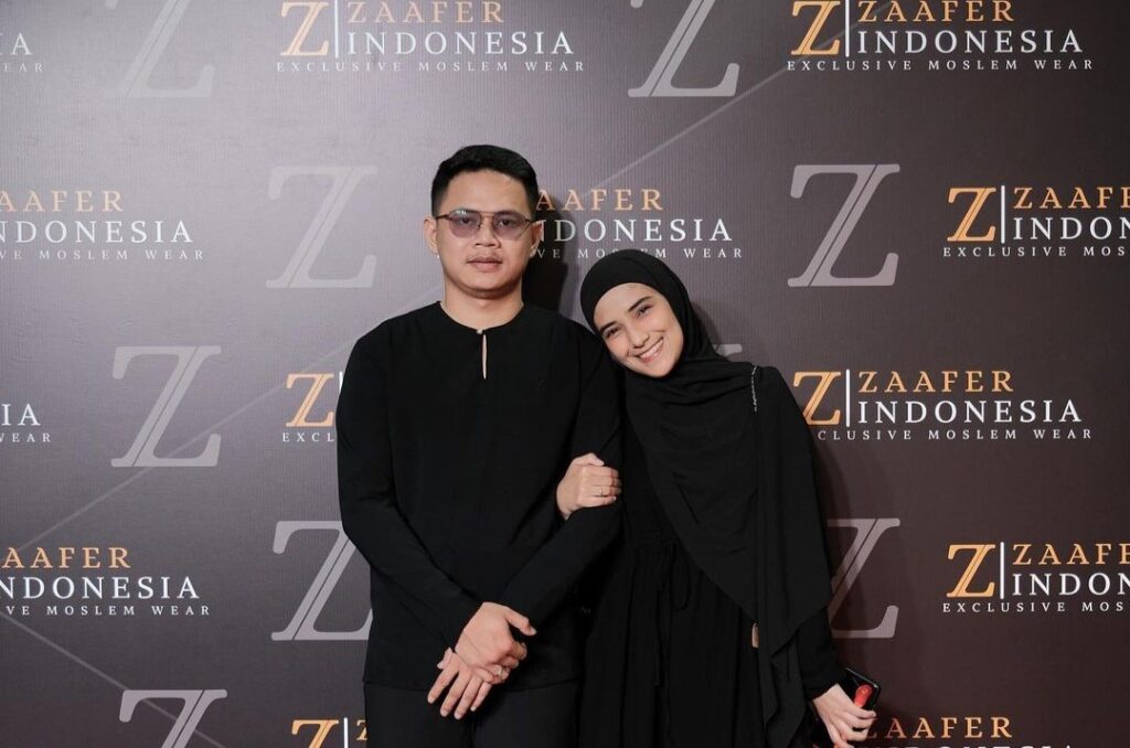 Nadya Mustika Hamil