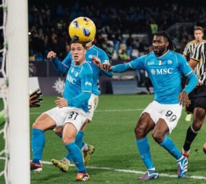 Napoli Kalahkan Juventus 2-1