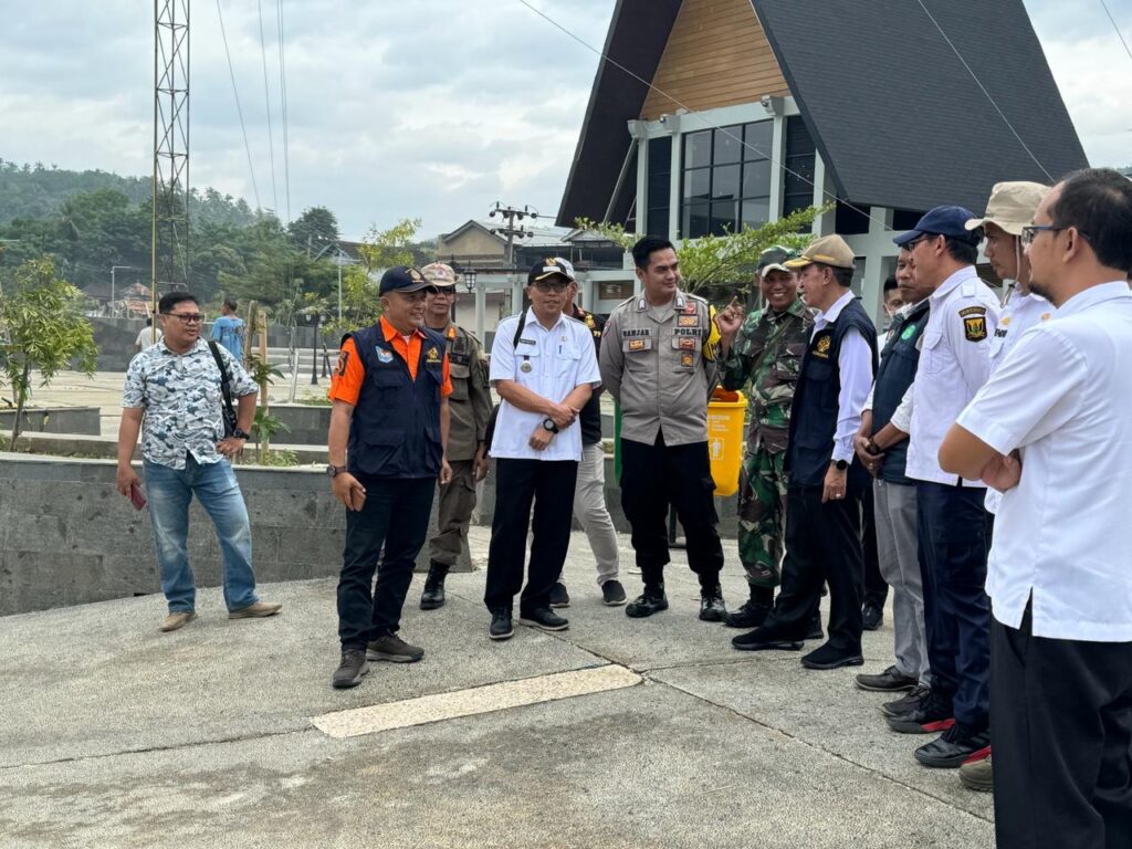 banjir rob palabuhanratu-1
