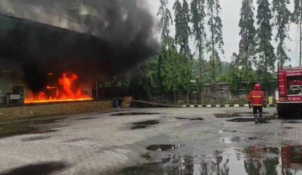 Ledakan Kebakaran Gudang Logistik