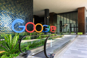 googel pecat karyawan