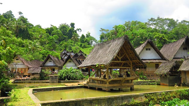 kampung-naga-tasikmalaya