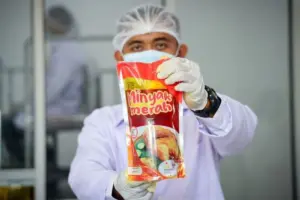 Minyak Makan Merah dari Sawit Mentah