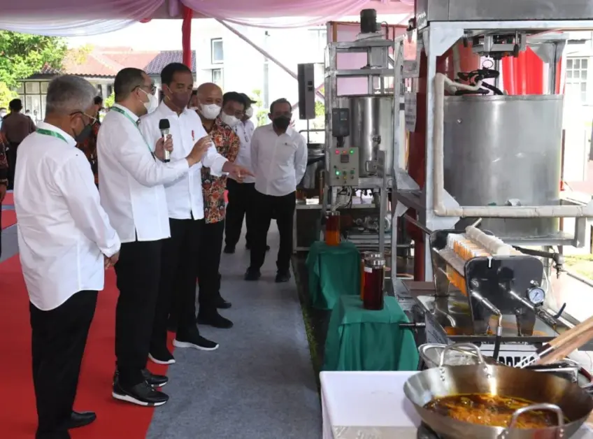 minyak makan merah