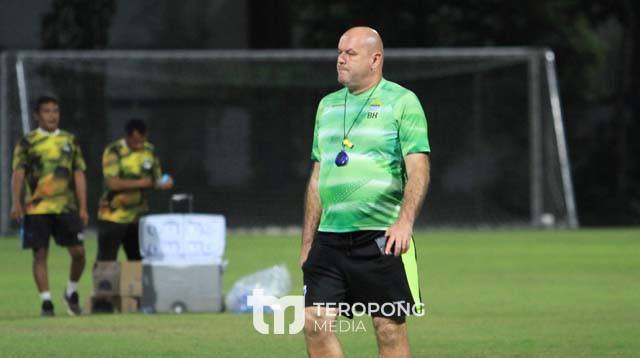 pelatih persib bojan hodak, jeda kompetisi liga 1