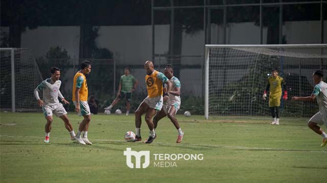 persib latihan malam di bulan ramadan