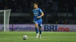 Rezaldi Hehanussa dan Persib Bandung Lanjutkan Kerjasama