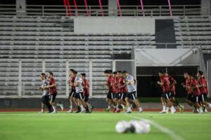 STY Kritik Jersey Latihan Timnas Tak Serap Keringat