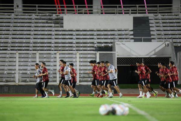 STY Kritik Jersey Latihan Timnas Tak Serap Keringat