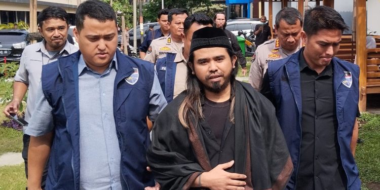 Gus Samsudin Tersangka Ajaran Sesat Tukar Pasangan
