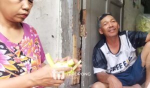 perajin janur dan ketupat
