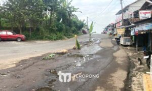 Jalan Rusak Akibatkan Kecelakaan