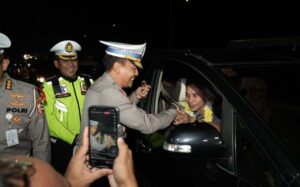 Kakorlantas batas kecepatan kendaraan