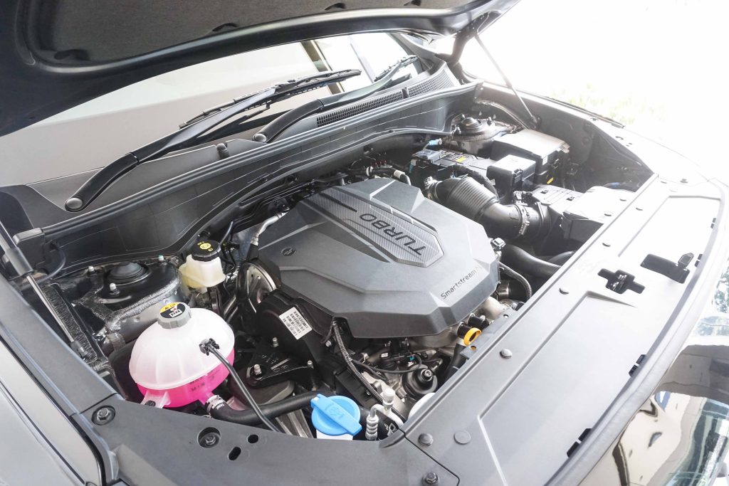 Kap Mesin Mobil (2)