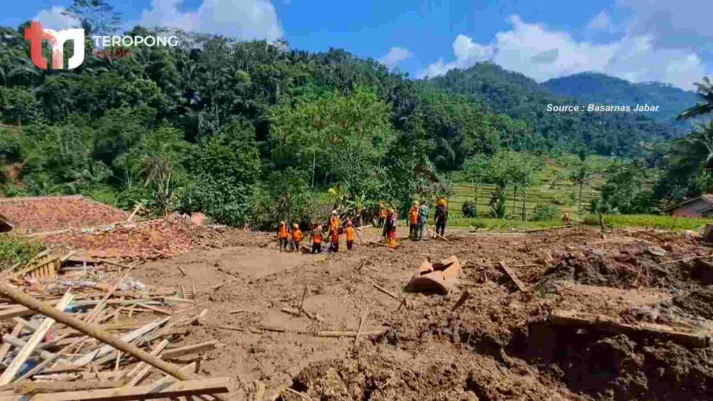Tim SAR Hentikan Pencarian 3 Korban Longsor Bandung Barat