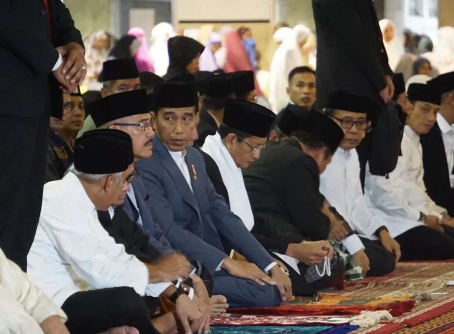 jokowi salat idul fitri