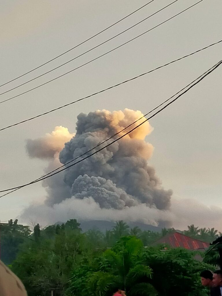 Pengungsi Erupsi Gunung Ruang